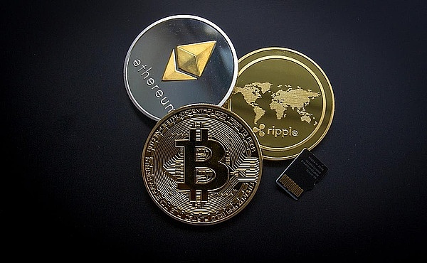 Web3.0日报：Coinbase股价或迎新一轮暴涨，这些赛道正暗流涌动