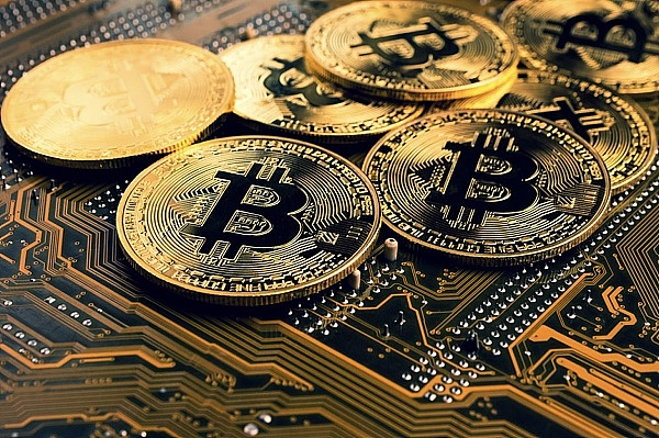 EOS三国背后的经济哲学：一场关于链游未来的深度对话